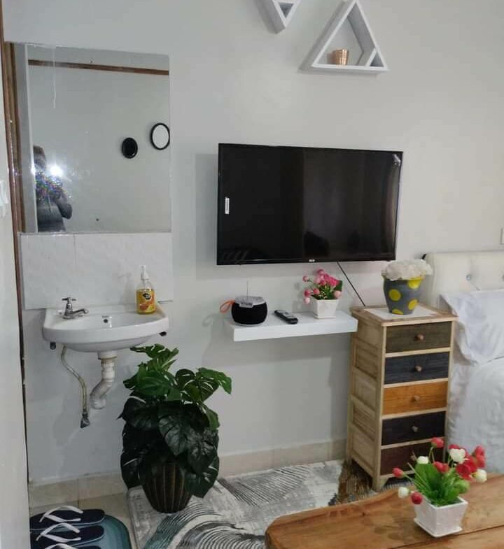 Cheap Studio Airbnb in Ruaka