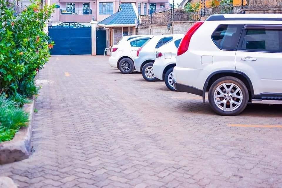 One-bedroom Airbnb in Thika town with secure parking inside