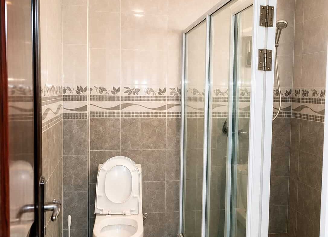Spacious Modern Airbnb in Ruaka